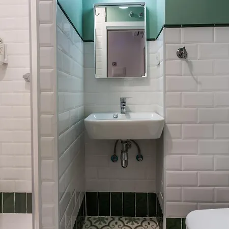 ゲストハウス Le Petit Palue 4*